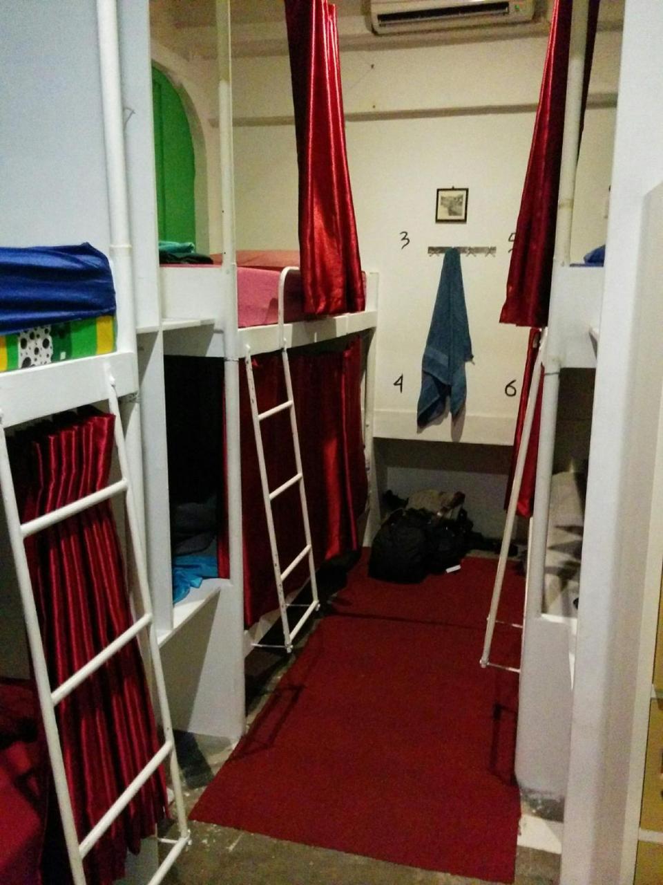 Six Degrees Hostel Τζακάρτα Δωμάτιο φωτογραφία